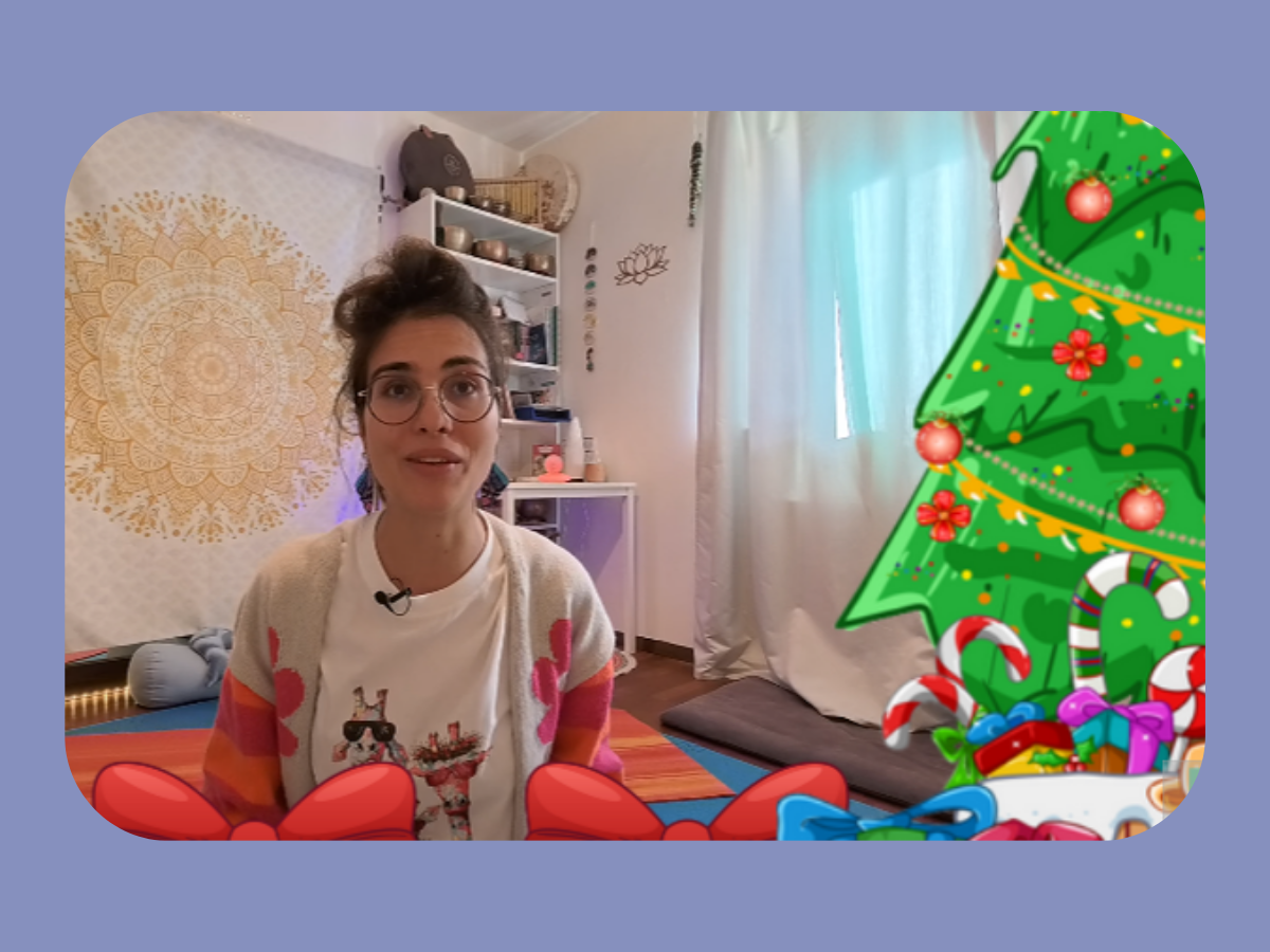 Lezione di yoga natalizia per bambini